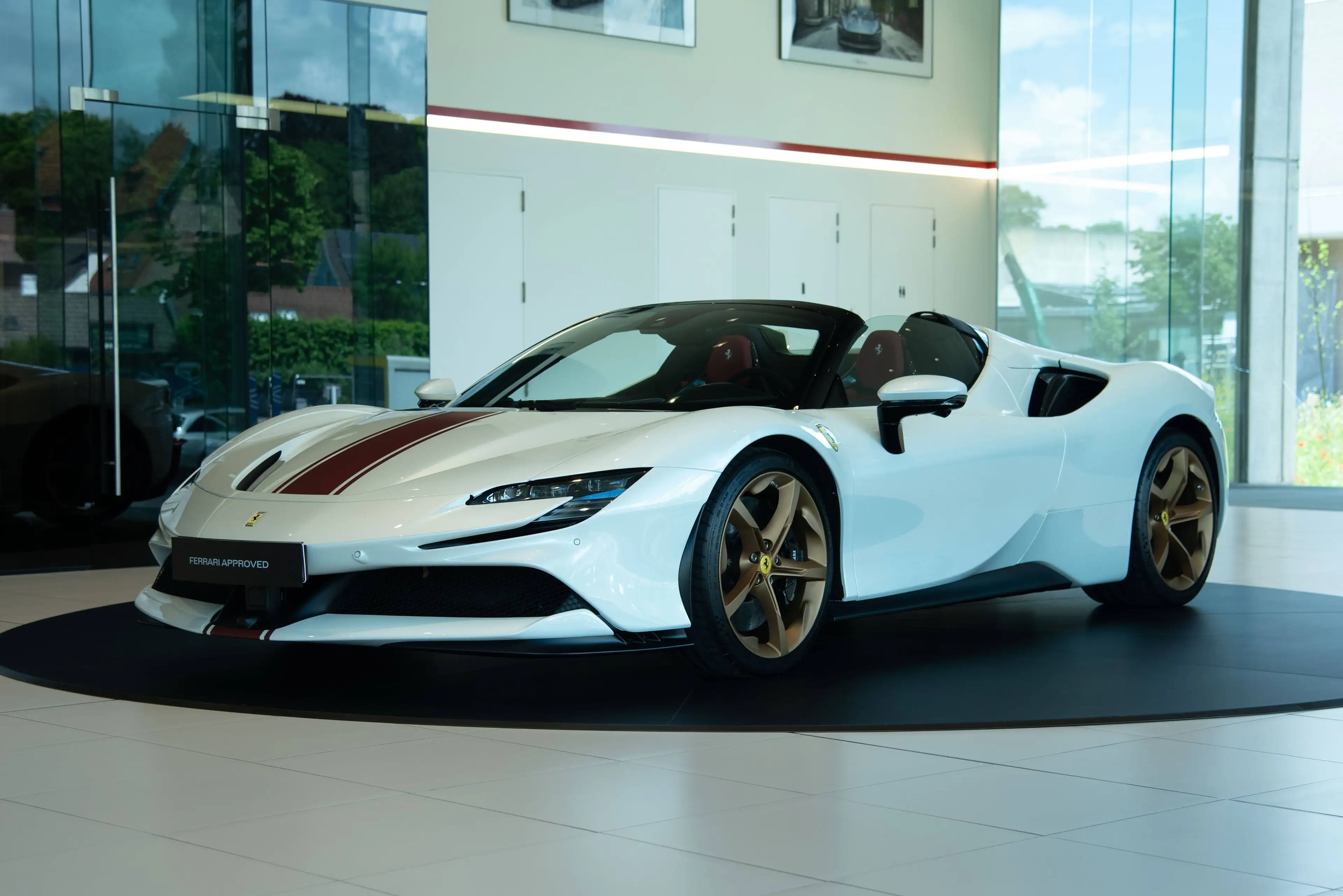 Ferrari SF90 Spider SF90 Spider PHEV 4.0 Turbo V8 F1 — photo 8