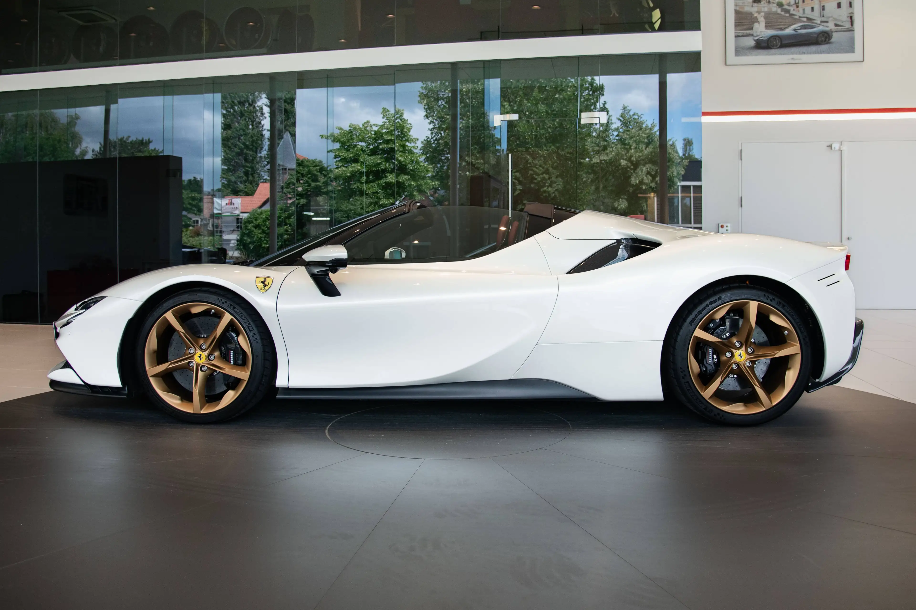 Ferrari SF90 Spider SF90 Spider PHEV 4.0 Turbo V8 F1 — photo 7
