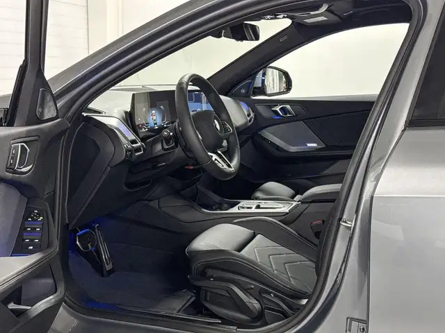 BMW 1 Series view 8