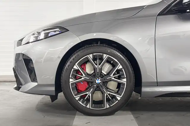 BMW 1 Series view 4