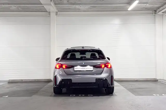 BMW 1 Series view 7