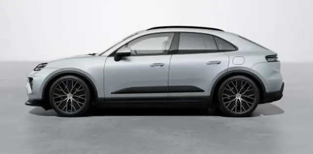 Porsche Macan view 3
