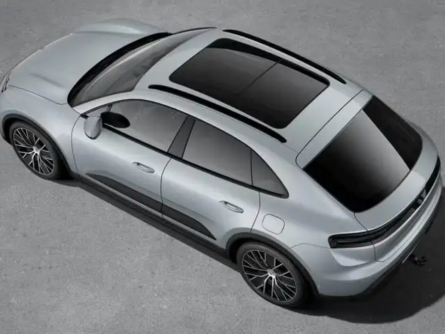 Porsche Macan view 4