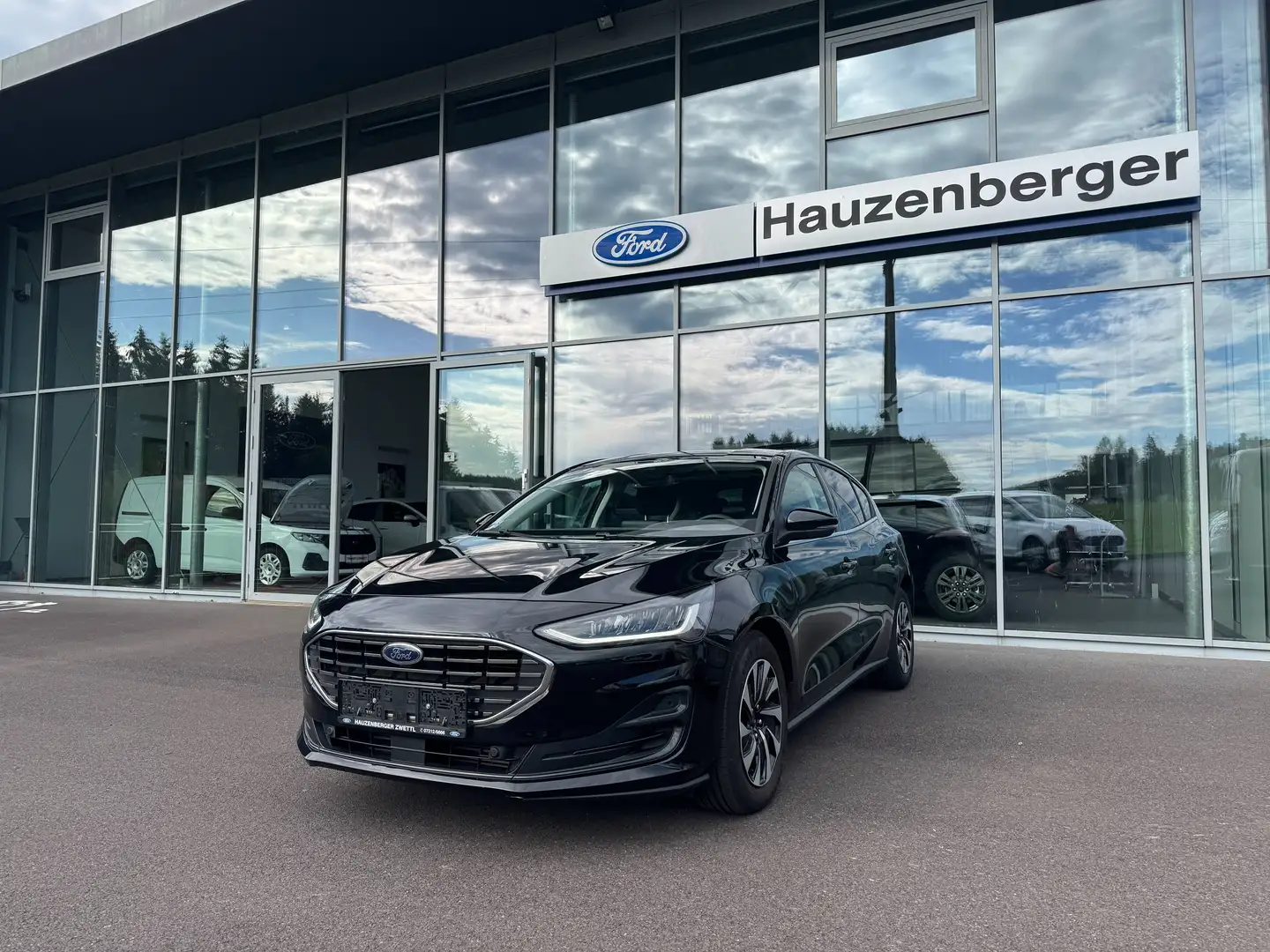 Ford Focus Titanium Style 1,0 Ecoboost Schwarz - 1