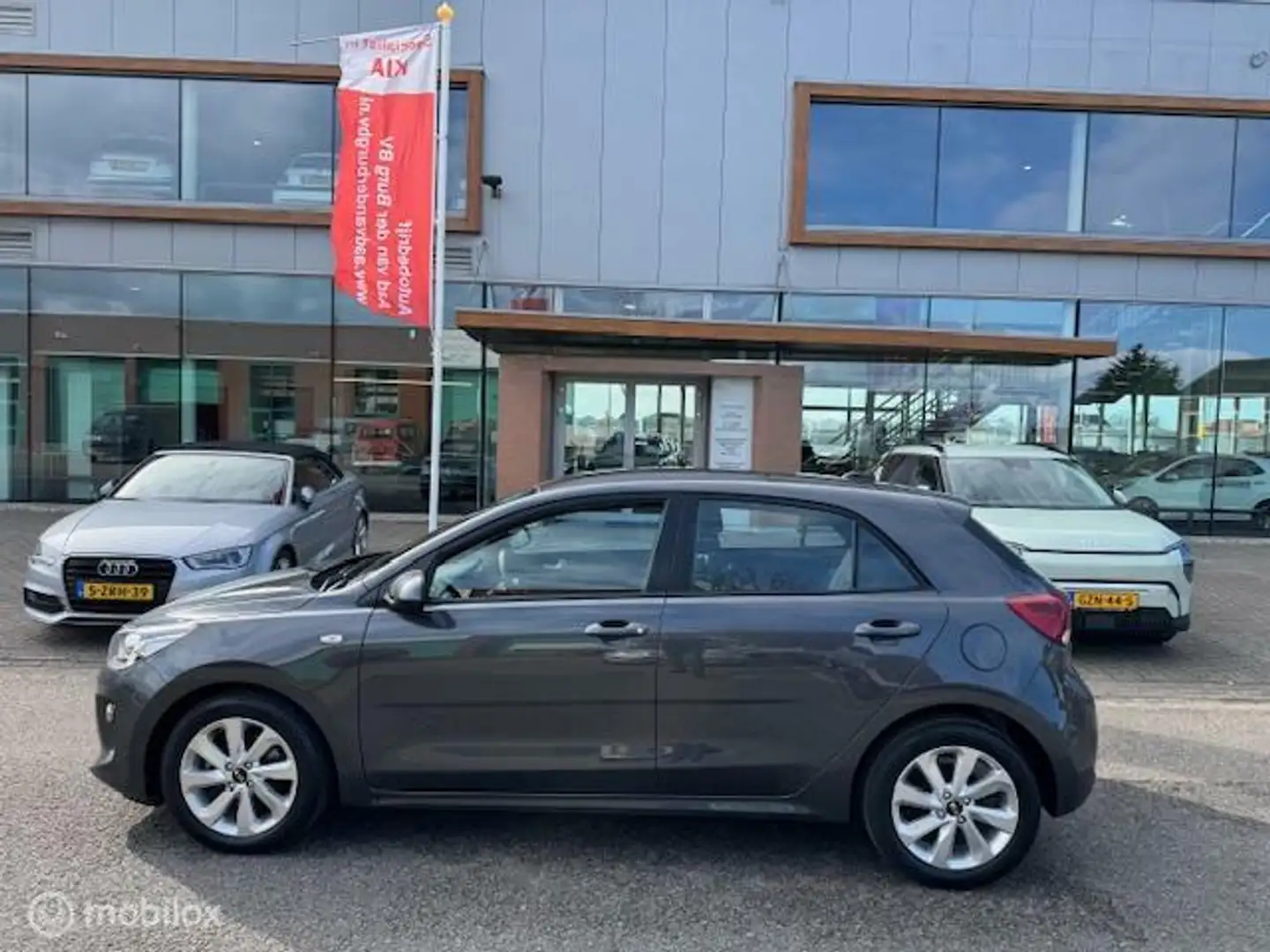 Kia Rio 1.0 T 100pk ComfortPlusLine Navigatie 5 deurs , Ai Grigio - 2