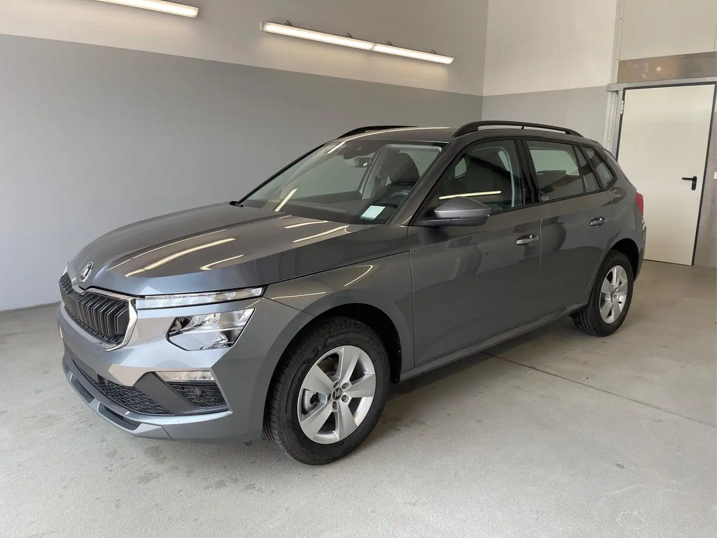 Skoda Kamiq Facelift Selection 115PS AHK+Kessy+Alu 1.0 TSI ... Grau - 1