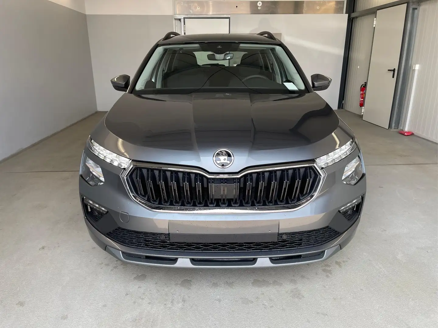Skoda Kamiq Facelift Selection 115PS AHK+Kessy+Alu 1.0 TSI ... Grau - 2