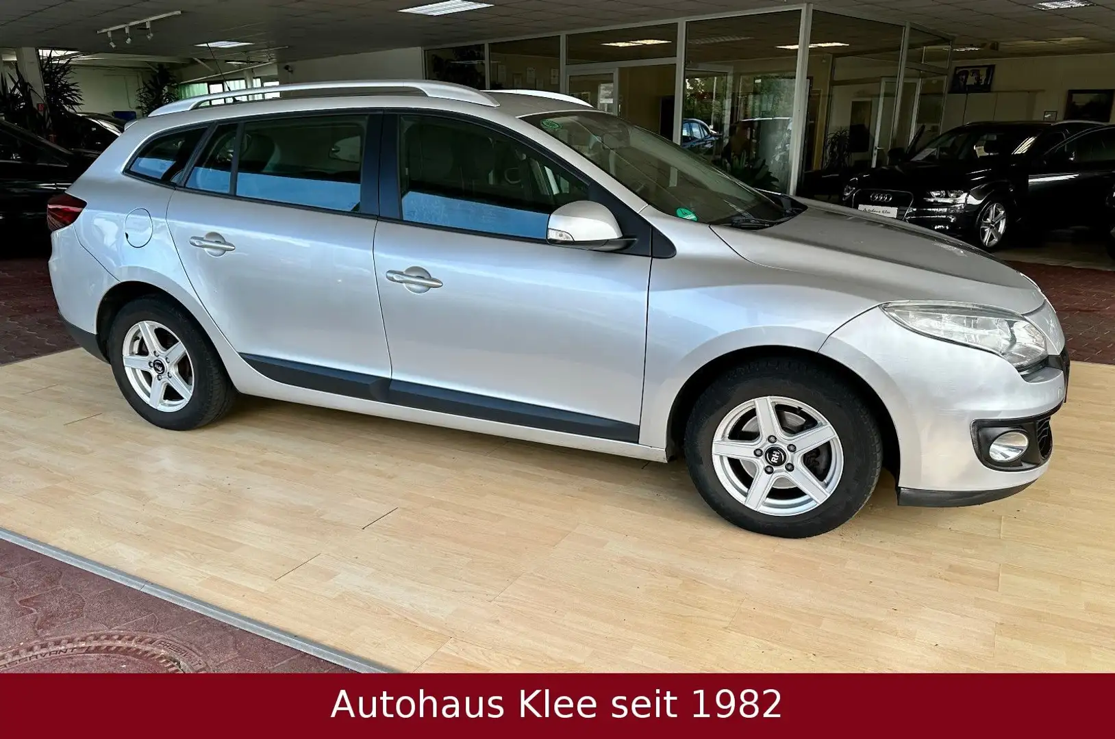 Renault Megane Grandtour dCi 110 *AHK*Navi*TÜV 03/2026* Grau - 2