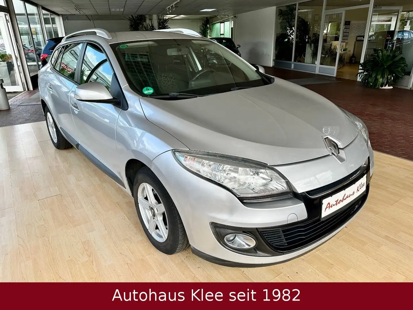 Renault Megane Grandtour dCi 110 *AHK*Navi*TÜV 03/2026* Grau - 1