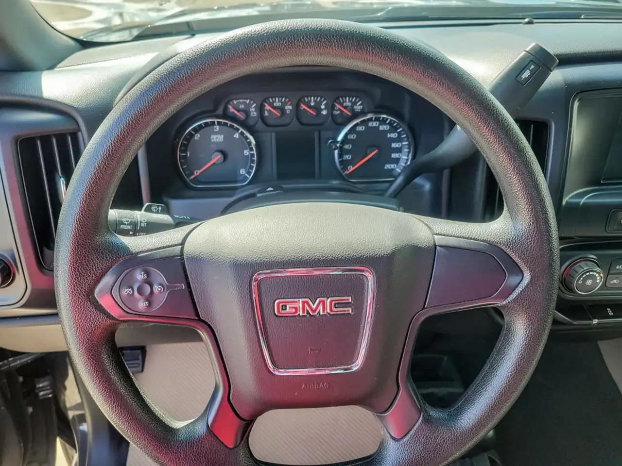 GMC Sierra 1500 снимка GMC Sierra 1500