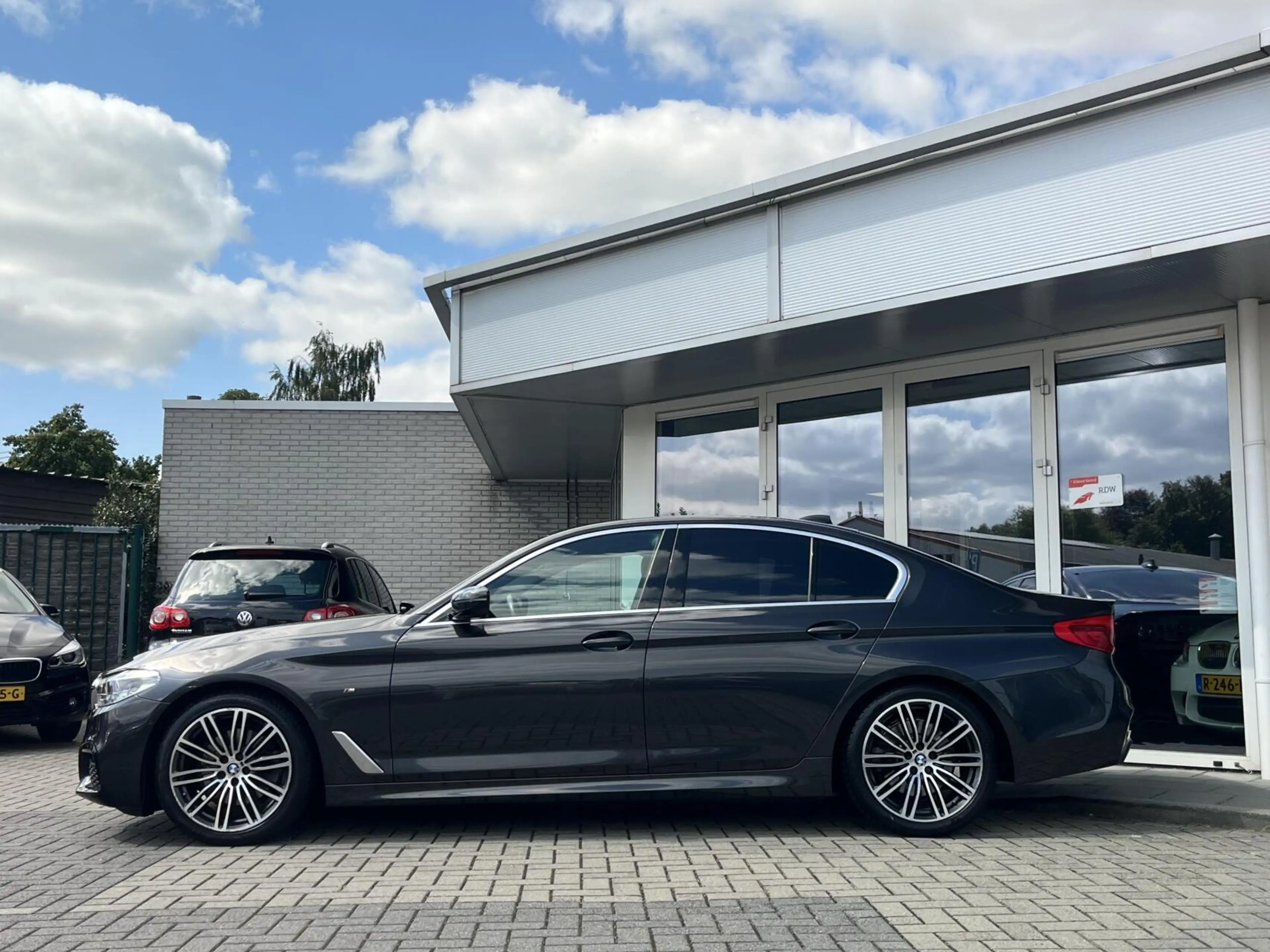 BMW 520 5-serie 520i M-SPORT NL AUTO NAPPA+MEMORY+19INCH N — photo 3