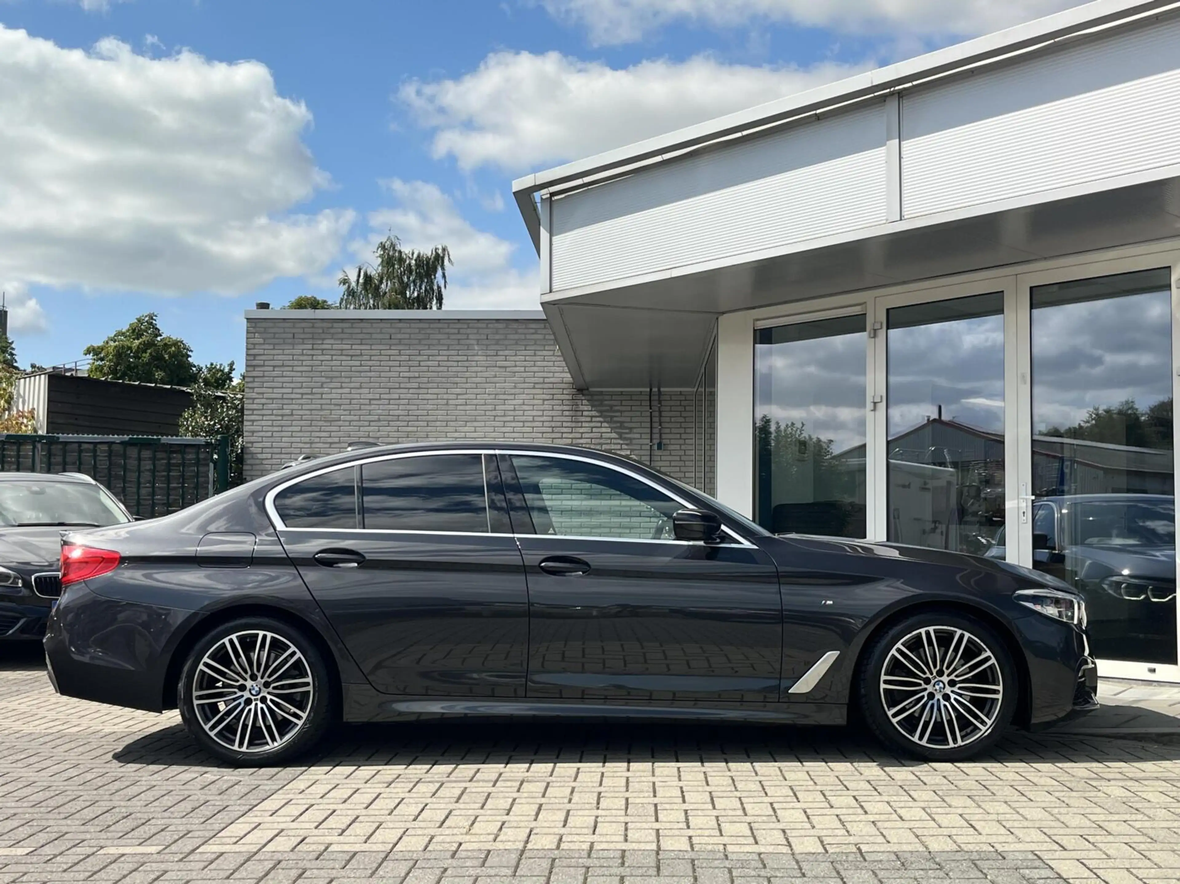 BMW 520 5-serie 520i M-SPORT NL AUTO NAPPA+MEMORY+19INCH N — photo 4