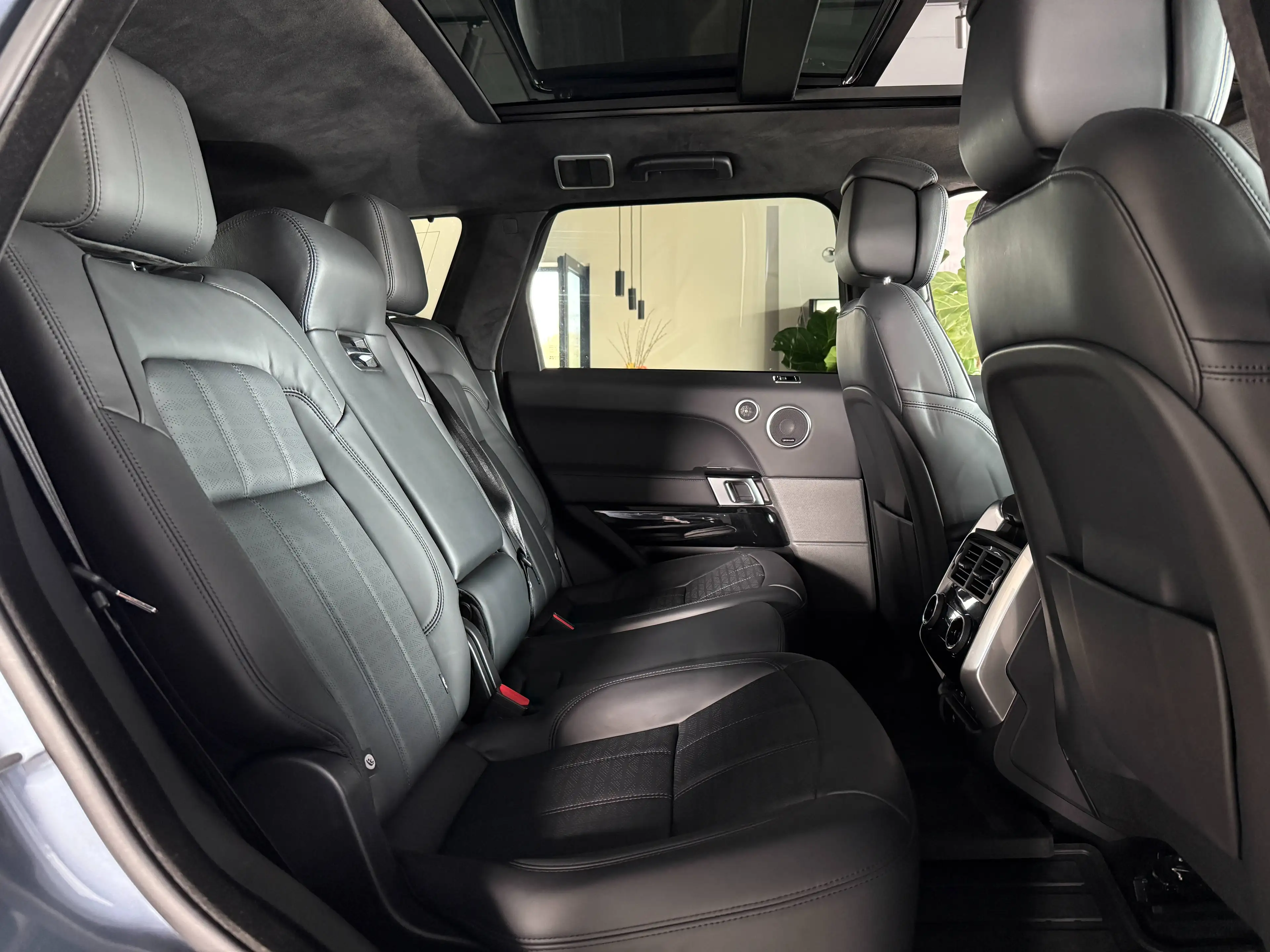 Land Rover Range Rover Sport Autobiography Dynamic Hybrid — photo 8
