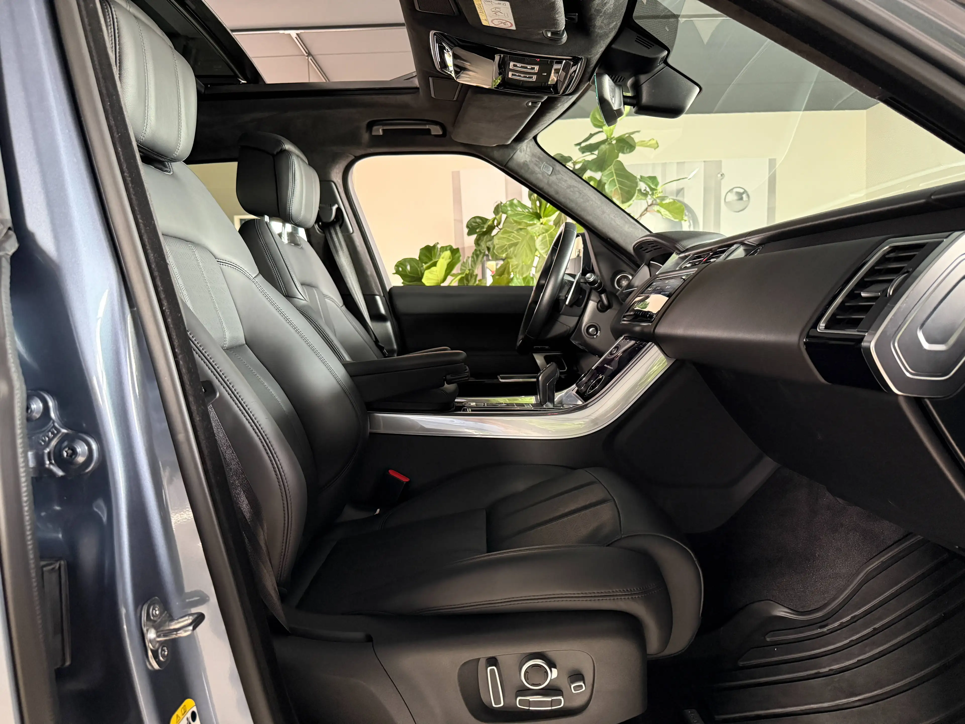 Land Rover Range Rover Sport Autobiography Dynamic Hybrid — photo 11
