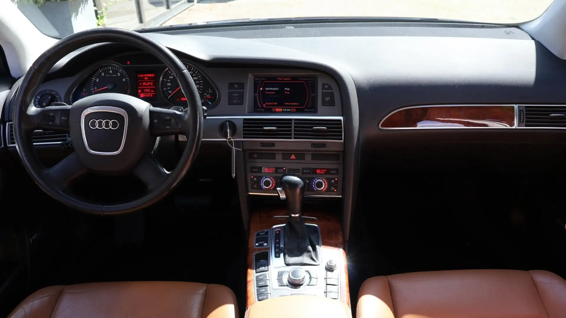Audi A6 Limousine 2.4|PDC|Cruise|Clima|Schuifdak|Navi|Bose Zwart - 2