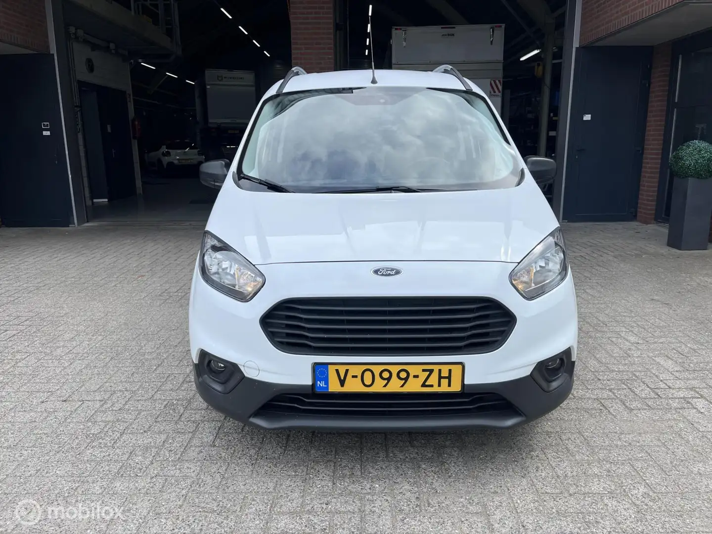 Ford Transit Courier 1.5 TDCI 6-BAK*AIRCO*TREKHAAK* - 2