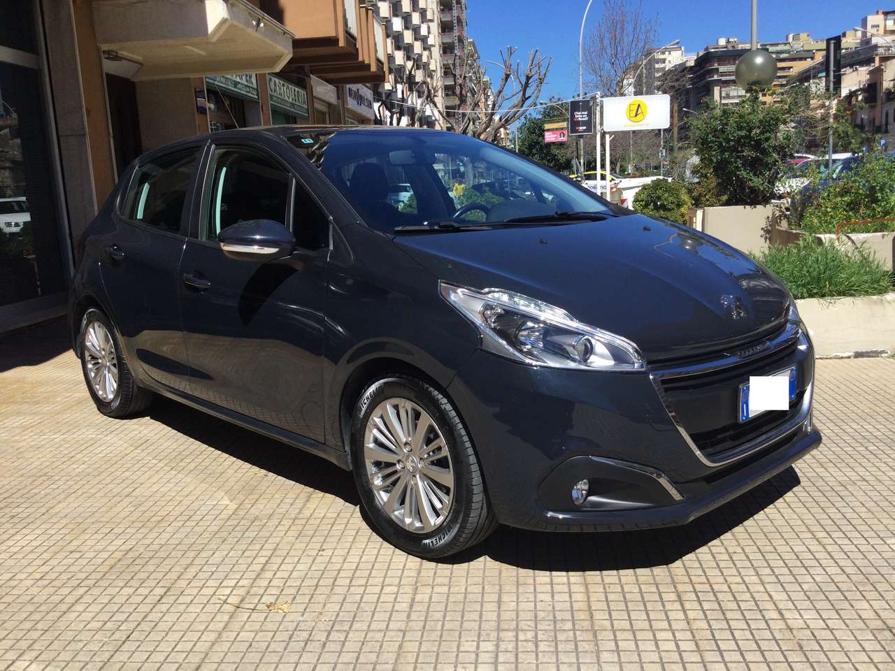 Peugeot 208 208 I 2015 5p 1.2 puretech Allure 82cv