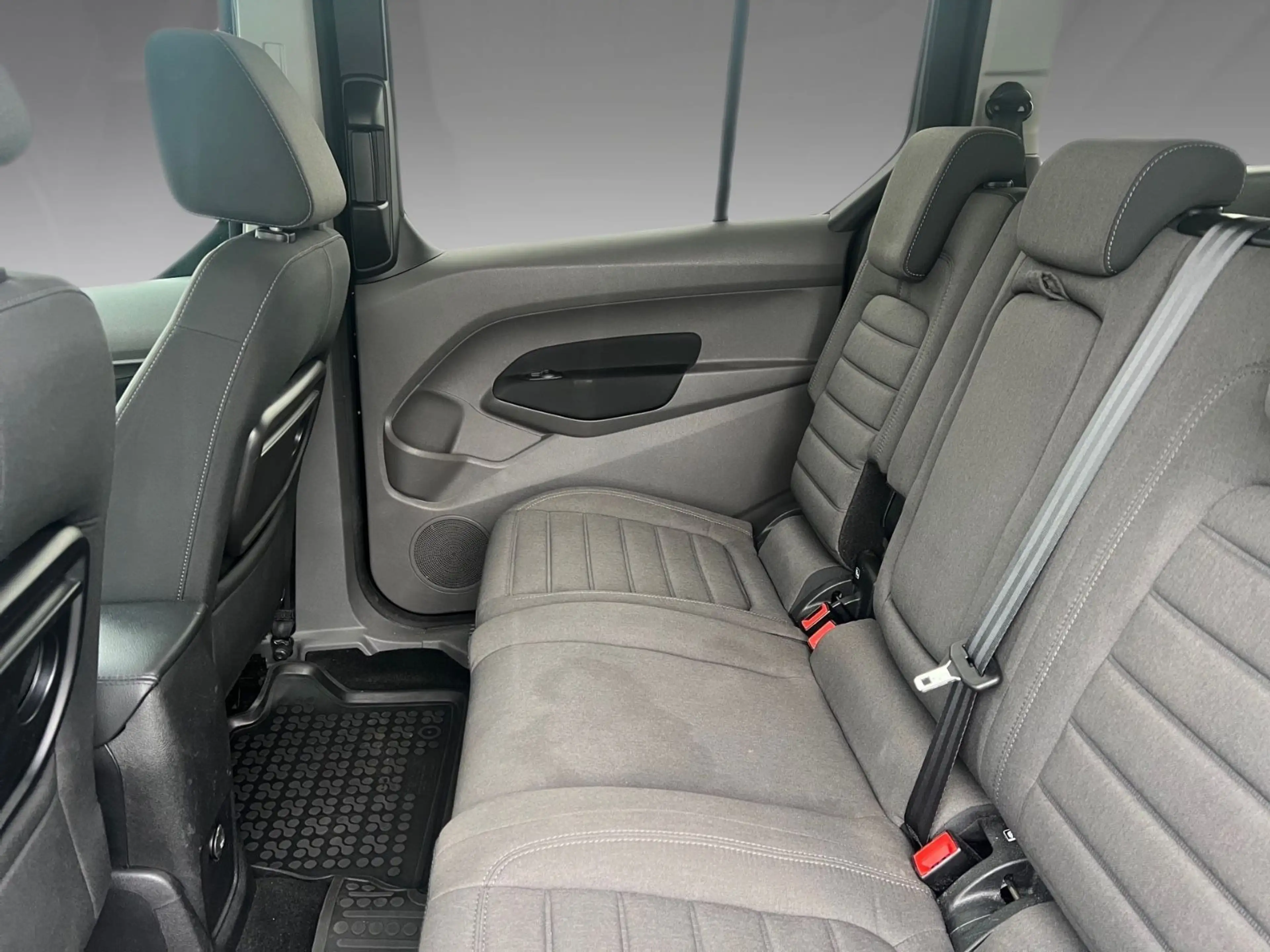 Ford Grand Tourneo Connect Titanium Pano 7-Sitzer — photo 10