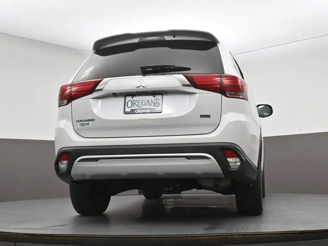Mitsubishi Outlander снимка Mitsubishi Outlander