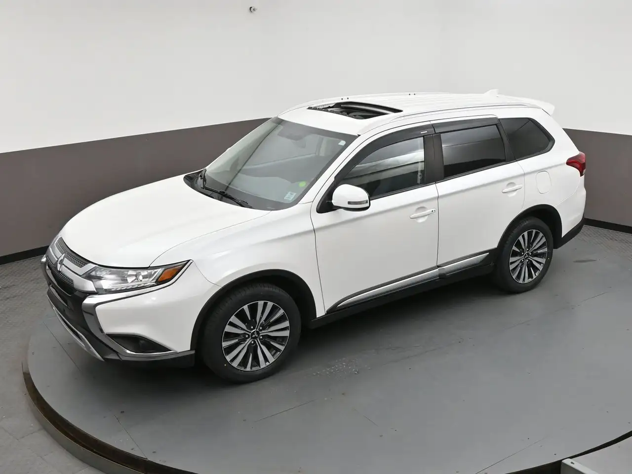 Mitsubishi Outlander снимка Mitsubishi Outlander