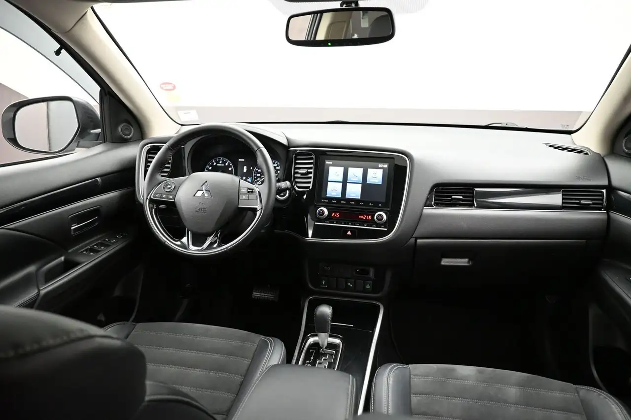 Mitsubishi Outlander снимка Mitsubishi Outlander