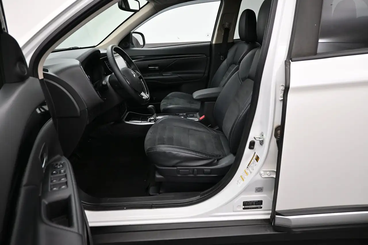 Mitsubishi Outlander снимка Mitsubishi Outlander
