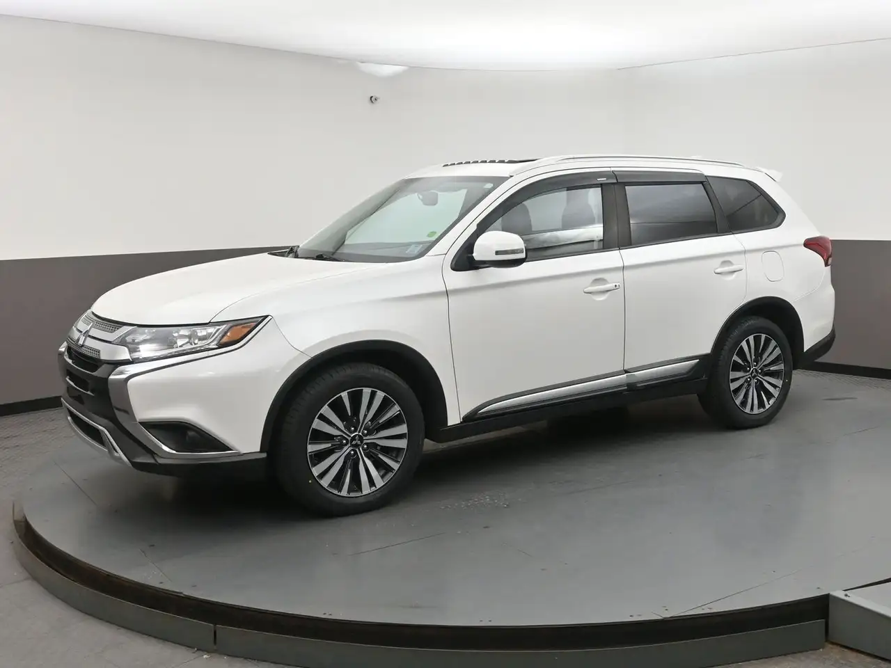 Mitsubishi Outlander снимка Mitsubishi Outlander