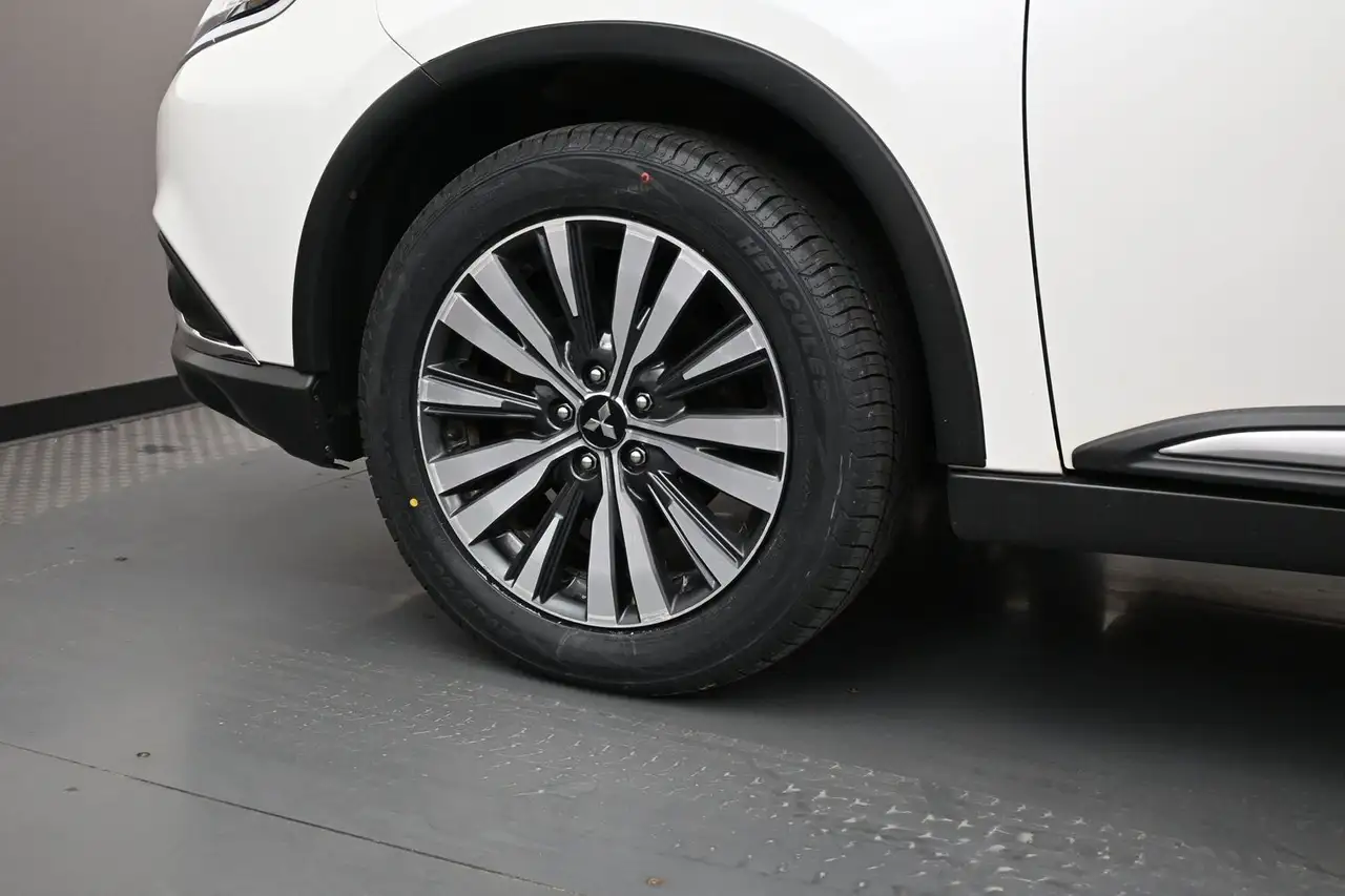Mitsubishi Outlander снимка Mitsubishi Outlander