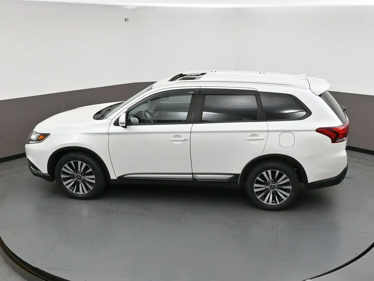 Mitsubishi Outlander снимка Mitsubishi Outlander