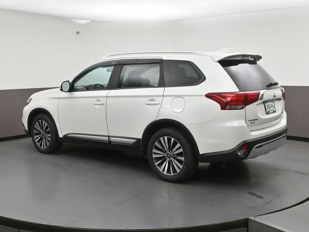 Mitsubishi Outlander снимка Mitsubishi Outlander