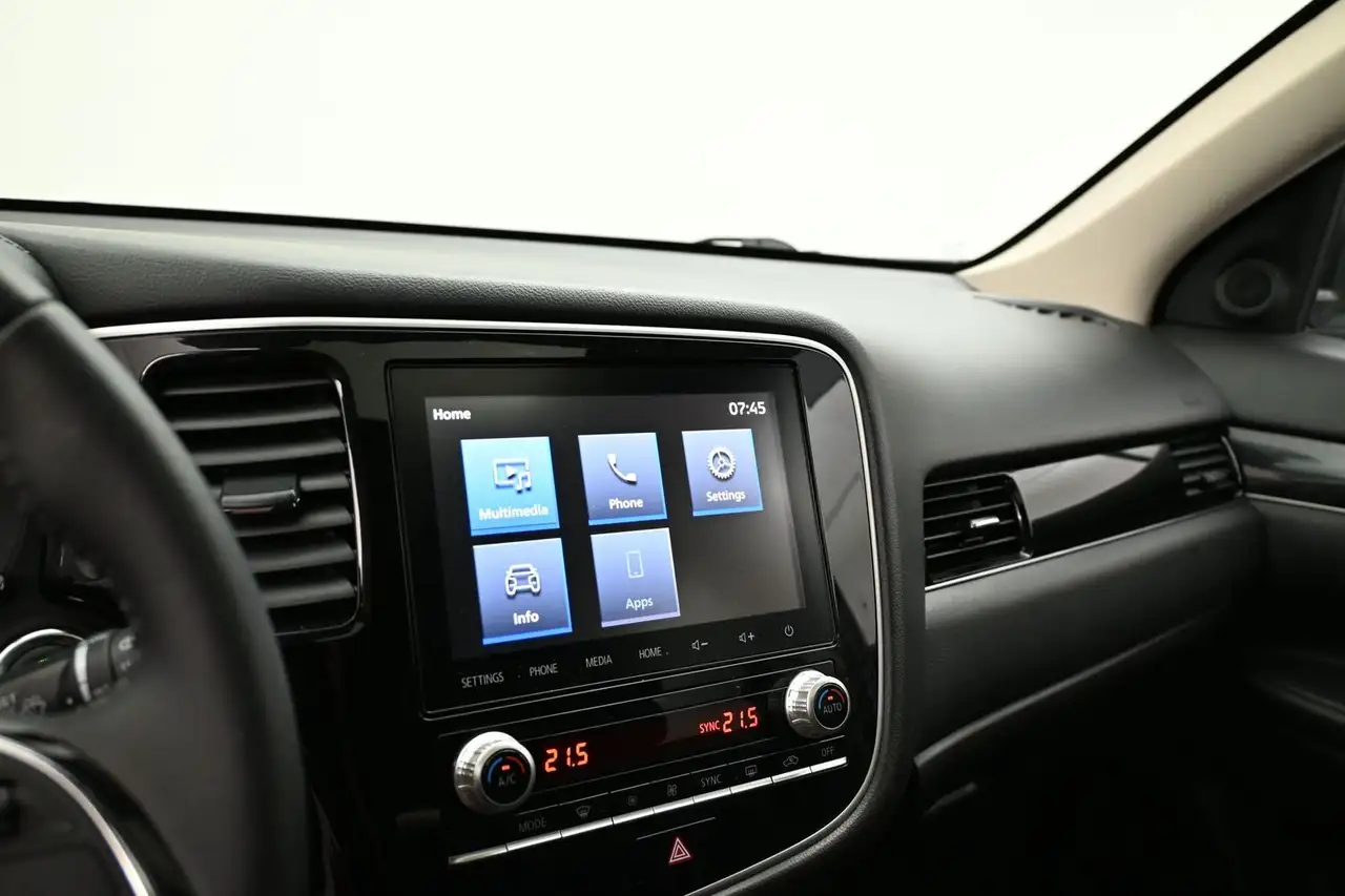 Mitsubishi Outlander снимка Mitsubishi Outlander
