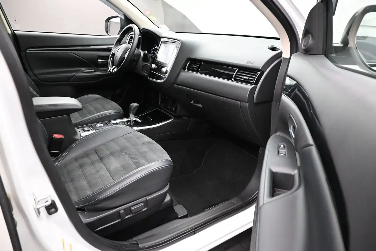 Mitsubishi Outlander снимка Mitsubishi Outlander