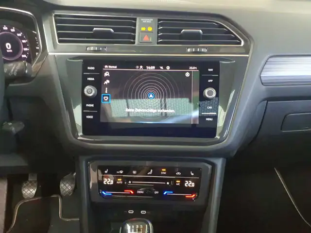 Volkswagen Tiguan view 8