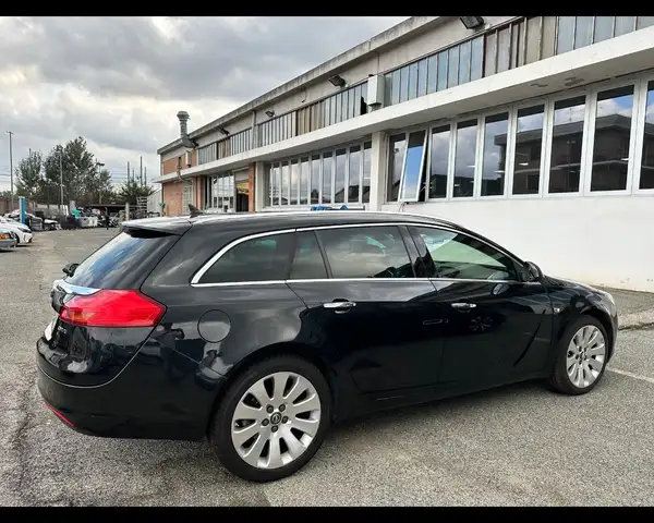 Opel Insignia view 3