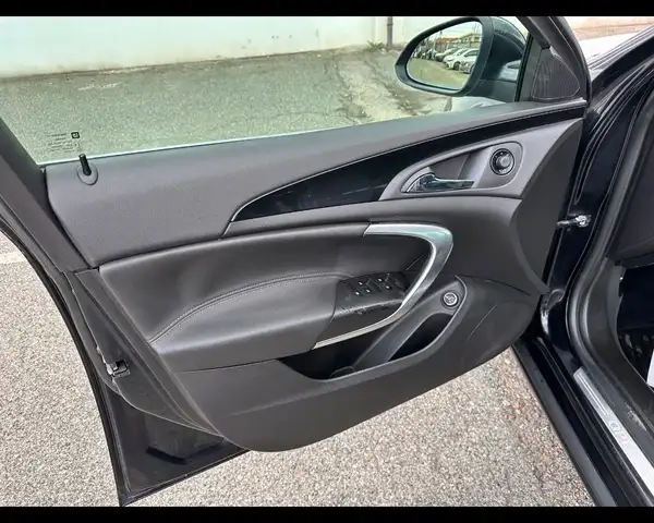 Opel Insignia view 5