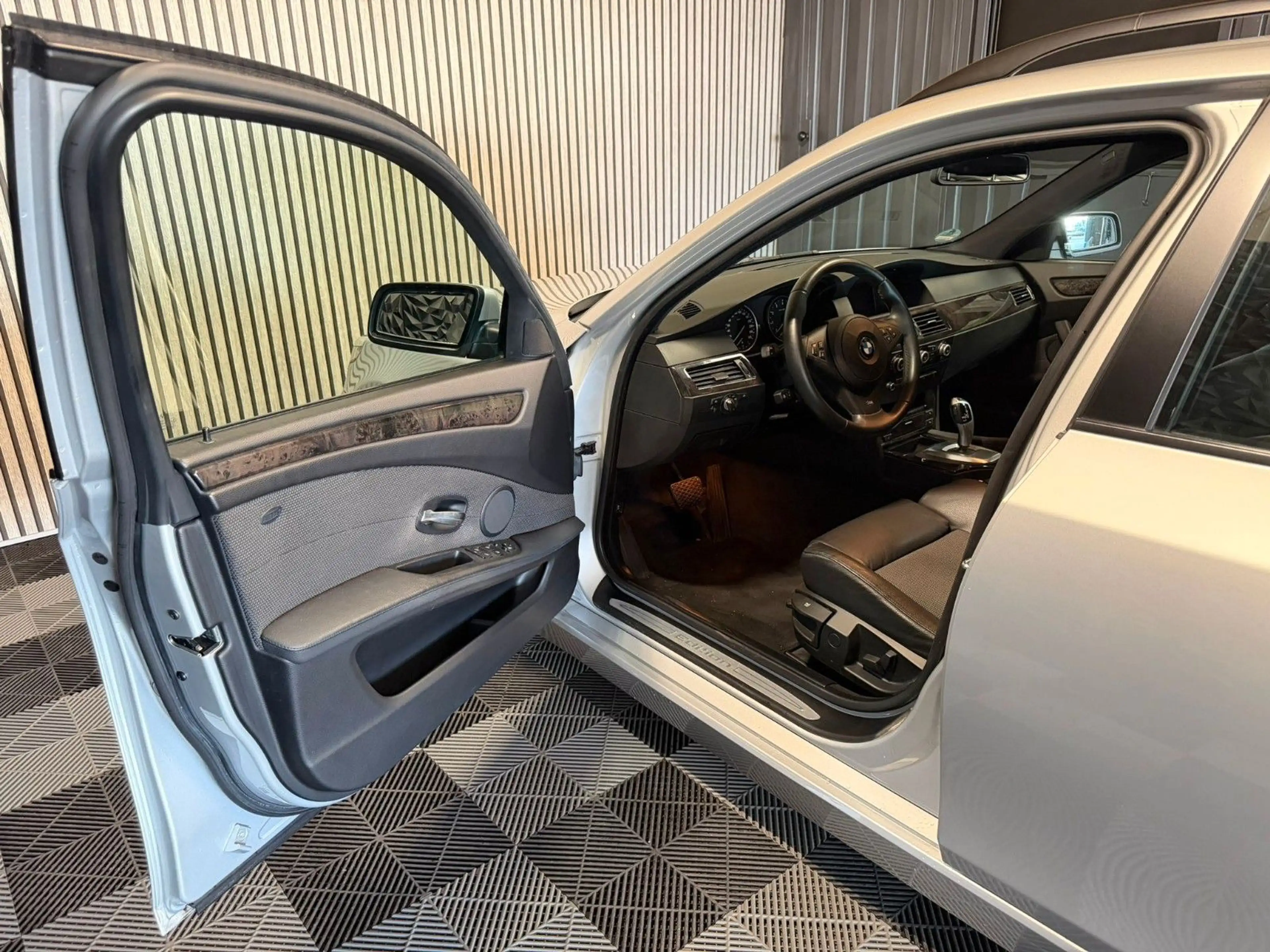 BMW 525 i Touring Edition Lifestyle — photo 3