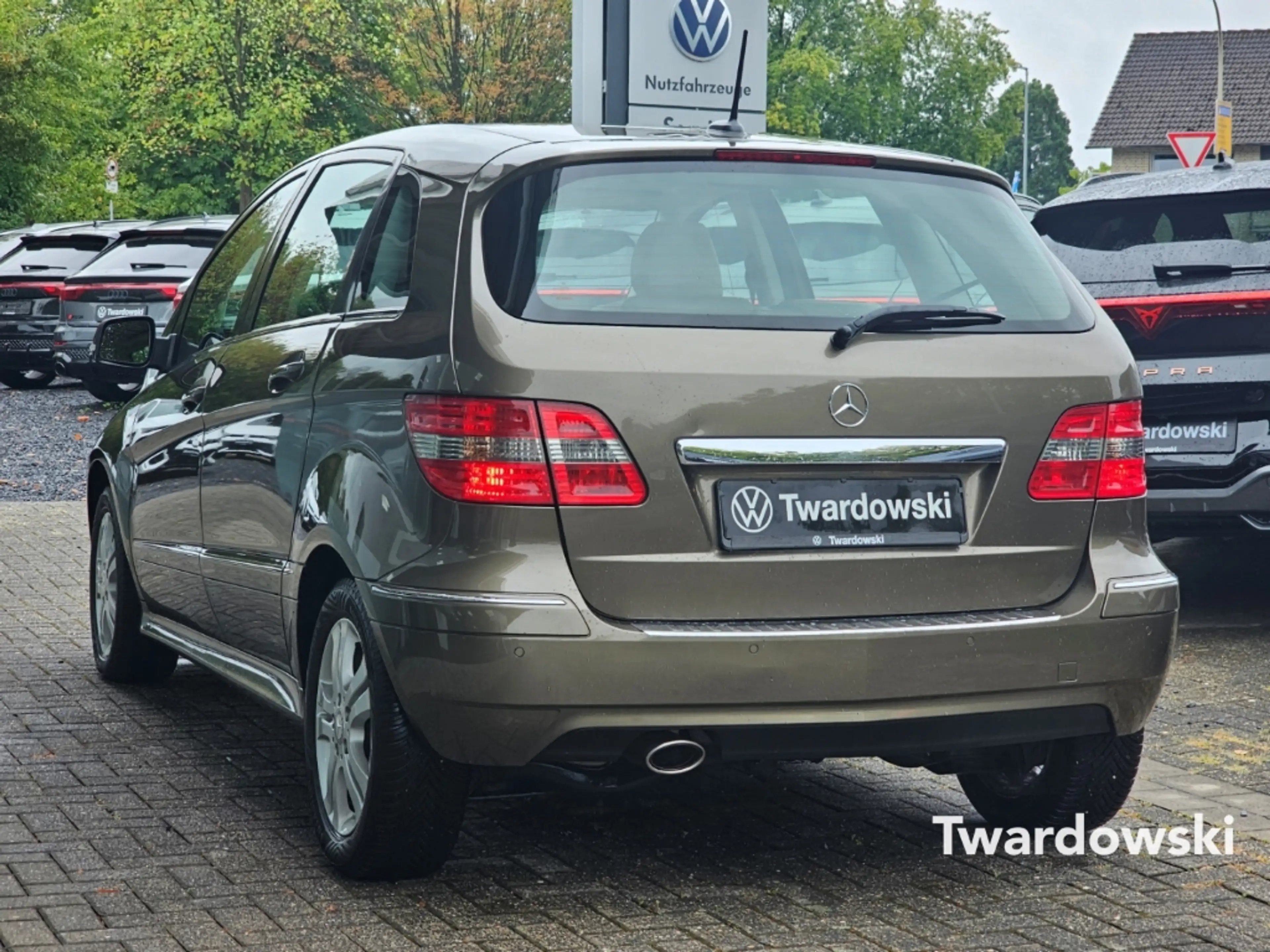 Mercedes-Benz B 200 1.Hand Pano AHK SHZ PDC Vollleder Tempomat — photo 4