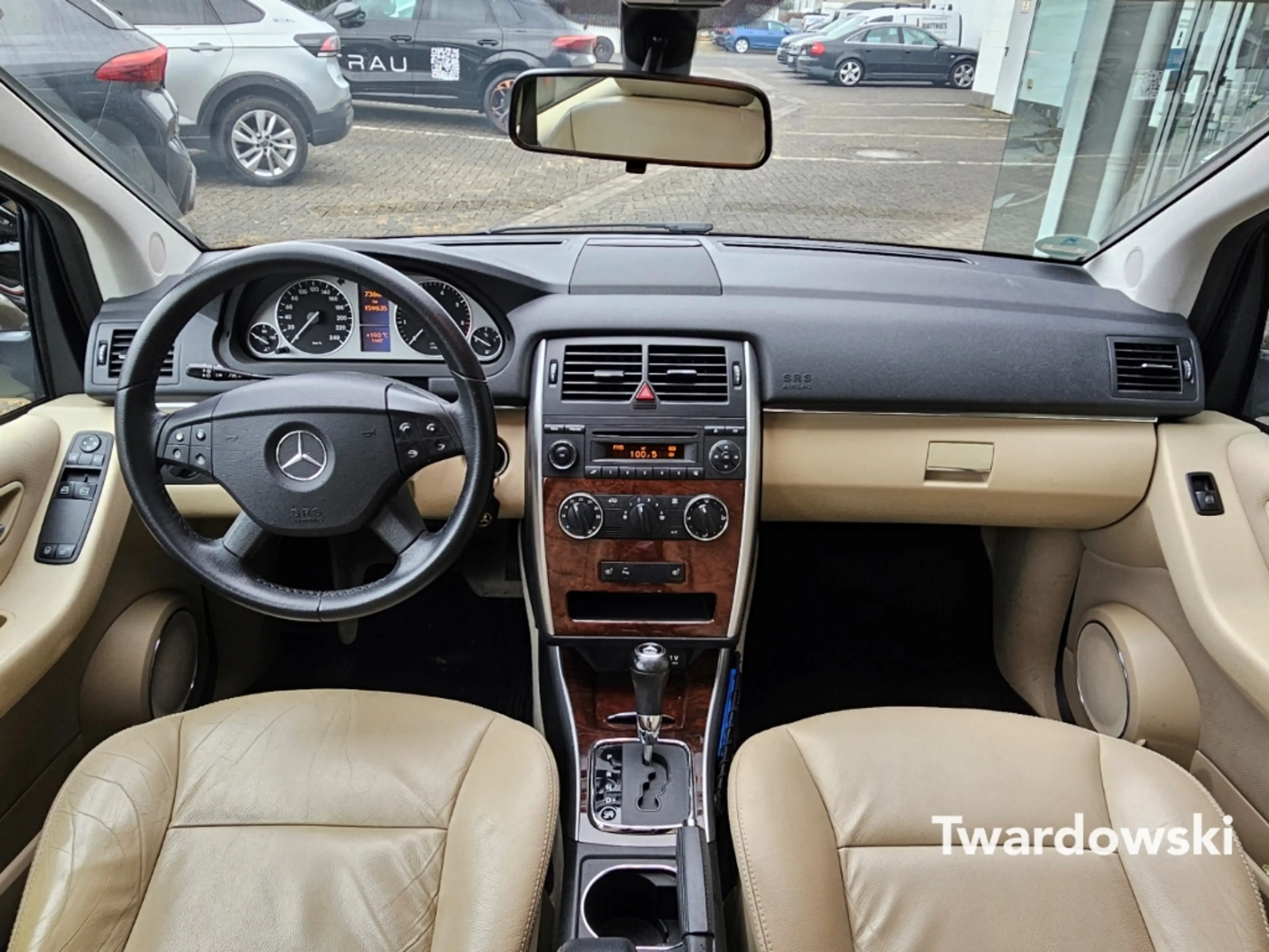 Mercedes-Benz B 200 1.Hand Pano AHK SHZ PDC Vollleder Tempomat — photo 10