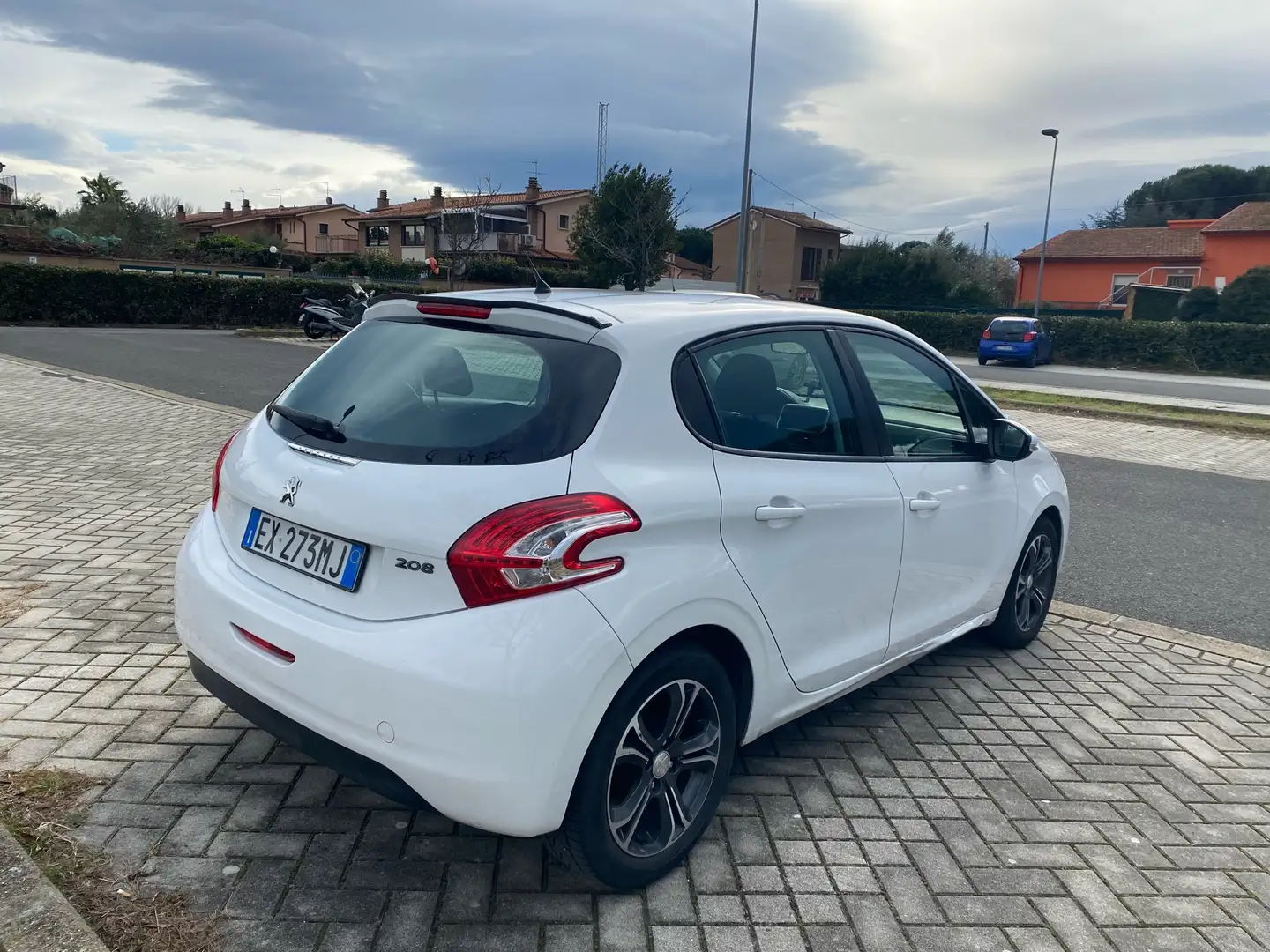 Peugeot 208 5p 1.4 hdi 8v Active - 2