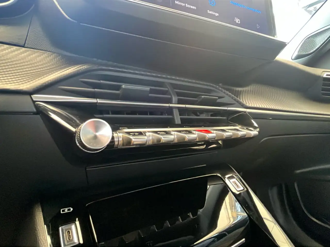 Peugeot 2008 Hybrid 145cv e-DCS6 Allure auto, миниатюра 15