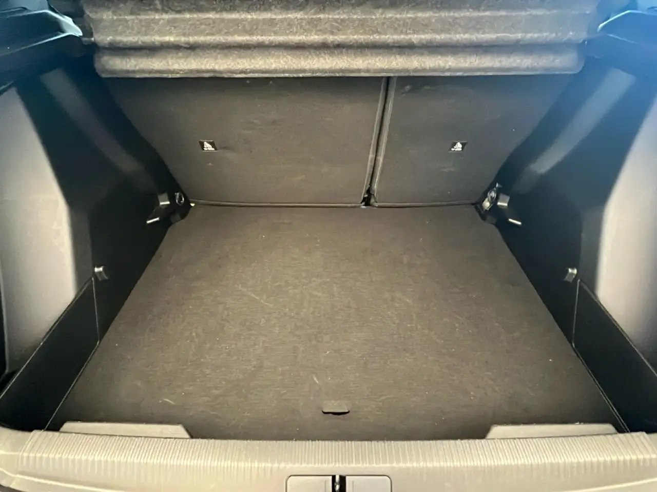 Peugeot 2008 Hybrid 145cv e-DCS6 Allure auto, миниатюра 12