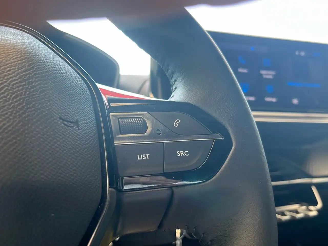 Peugeot 2008 Hybrid 145cv e-DCS6 Allure auto, миниатюра 17