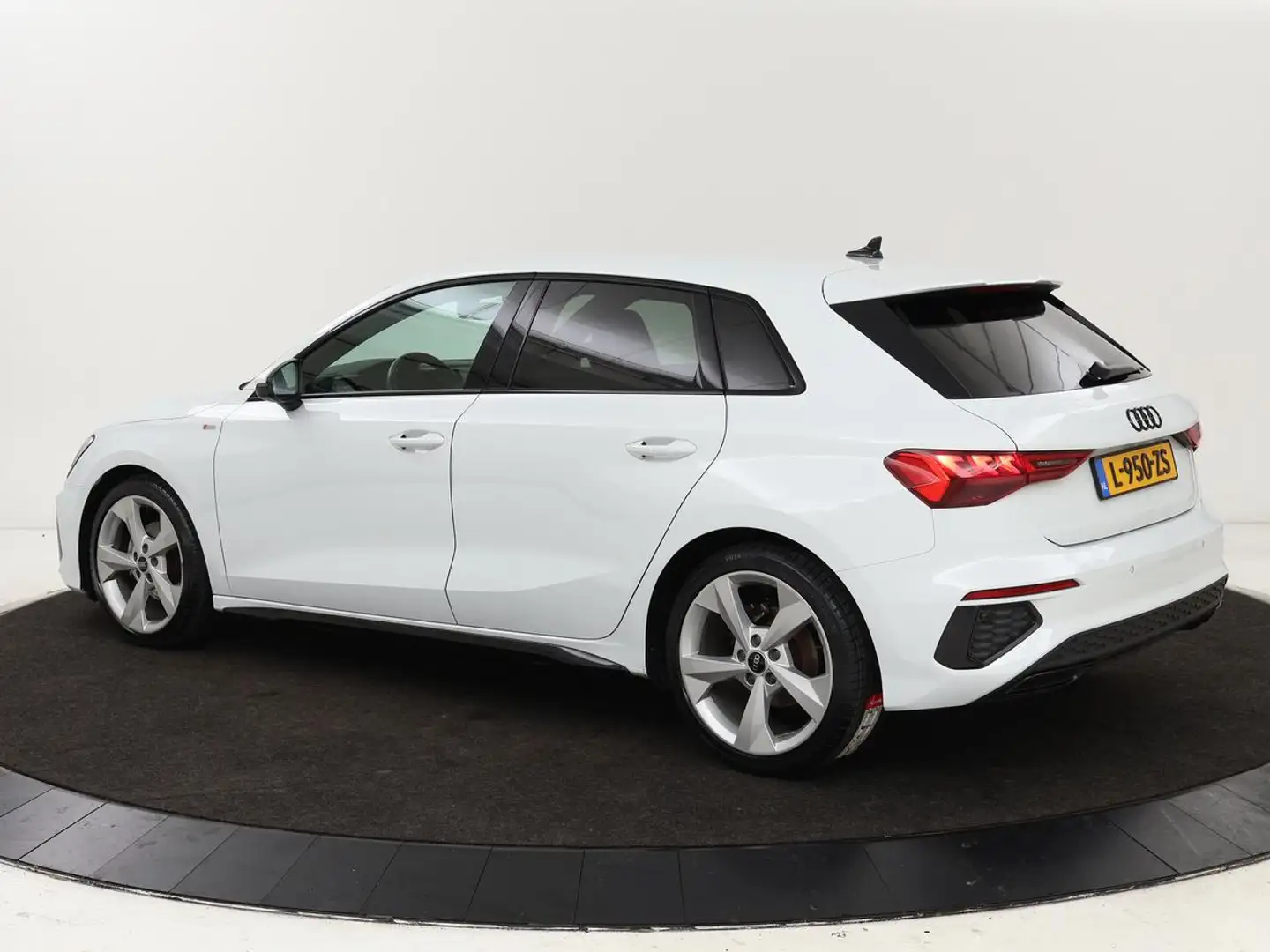Audi A3 30 TFSI S edition | Carplay | Full LED | Virtual C Wit - 2