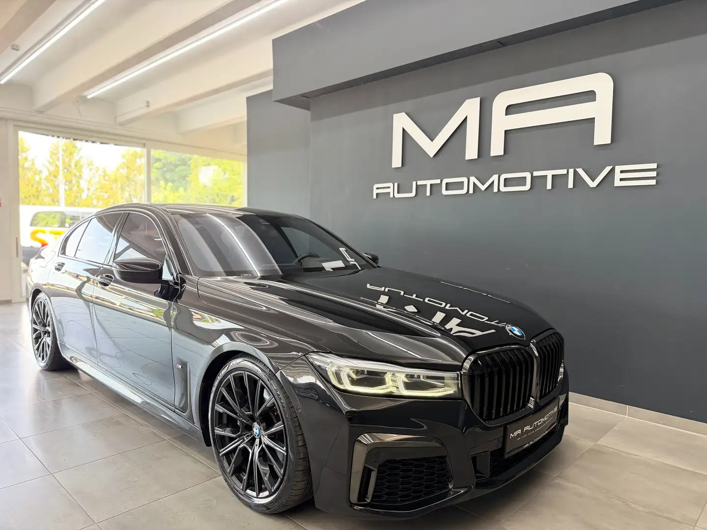 BMW 730 730 d M Sport *HK*HUD*SHADOW*GESTIK*SOFTC*KEYLESS* Schwarz - 2