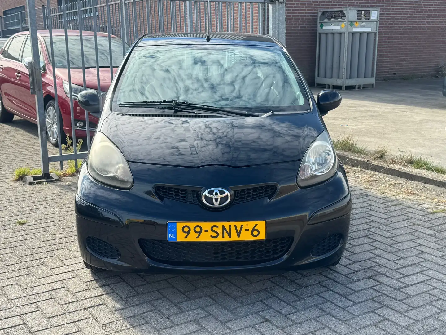 Toyota Aygo 1.0-12V Comfort Navigator 5 deurs! NL AUTO NAP! Ai Negro - 2