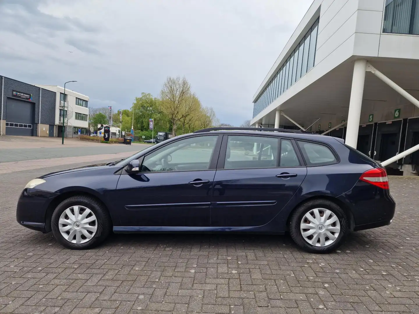 Renault Laguna Estate 2.0 dCi Expression CRUISE TREKHAAK 2 X SLEU Azul - 2