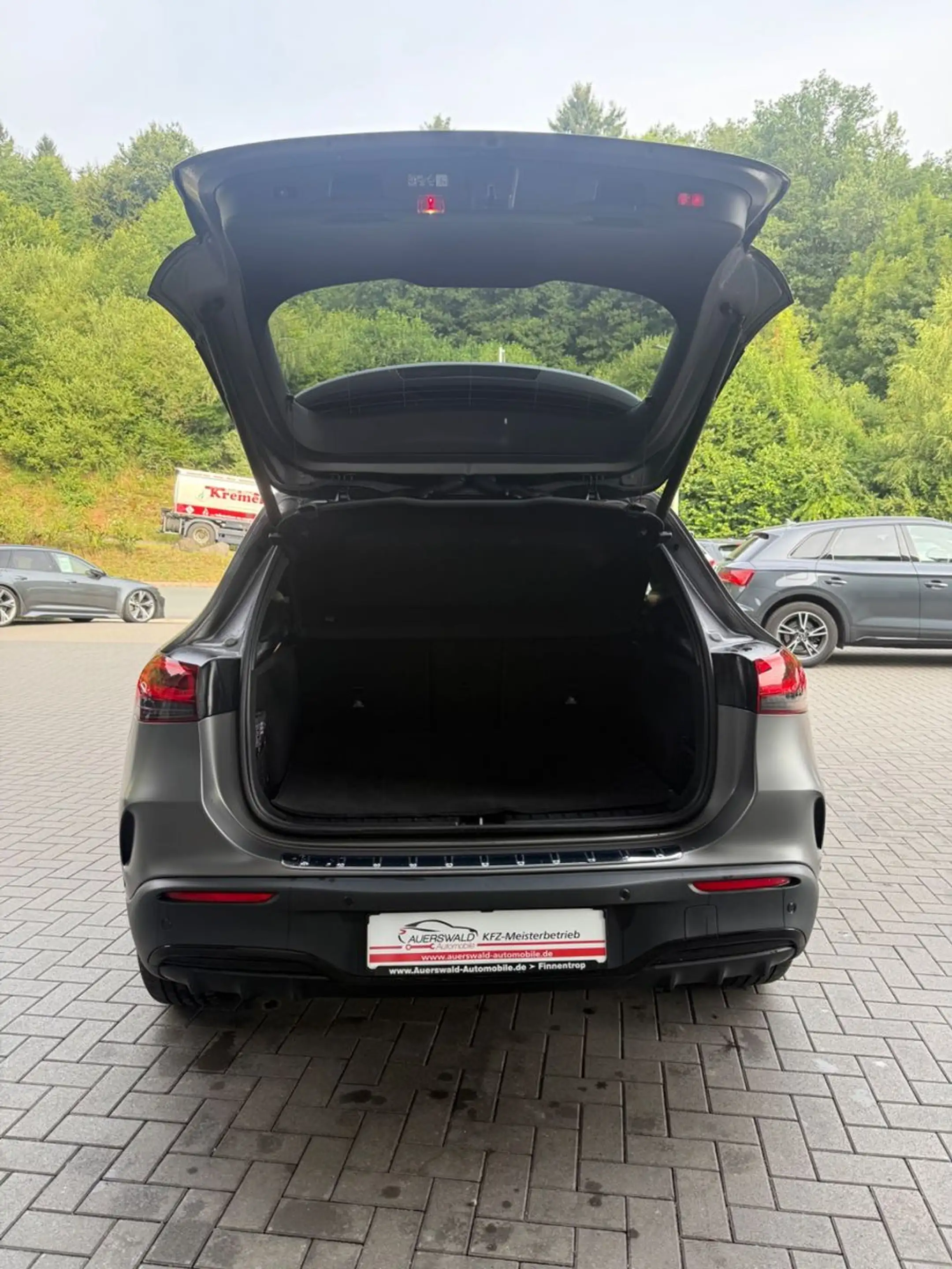 Mercedes-Benz EQA 300 4Matic AMG Line * Night Paket *App *AHK — photo 14
