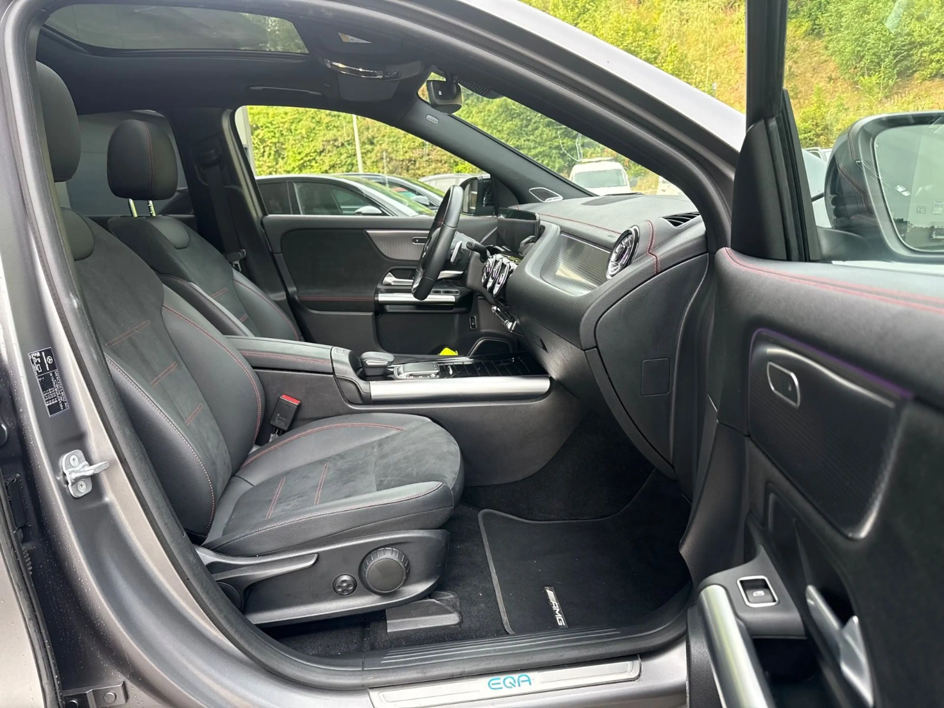 Mercedes-Benz EQA 300 4Matic AMG Line * Night Paket *App *AHK — photo 13