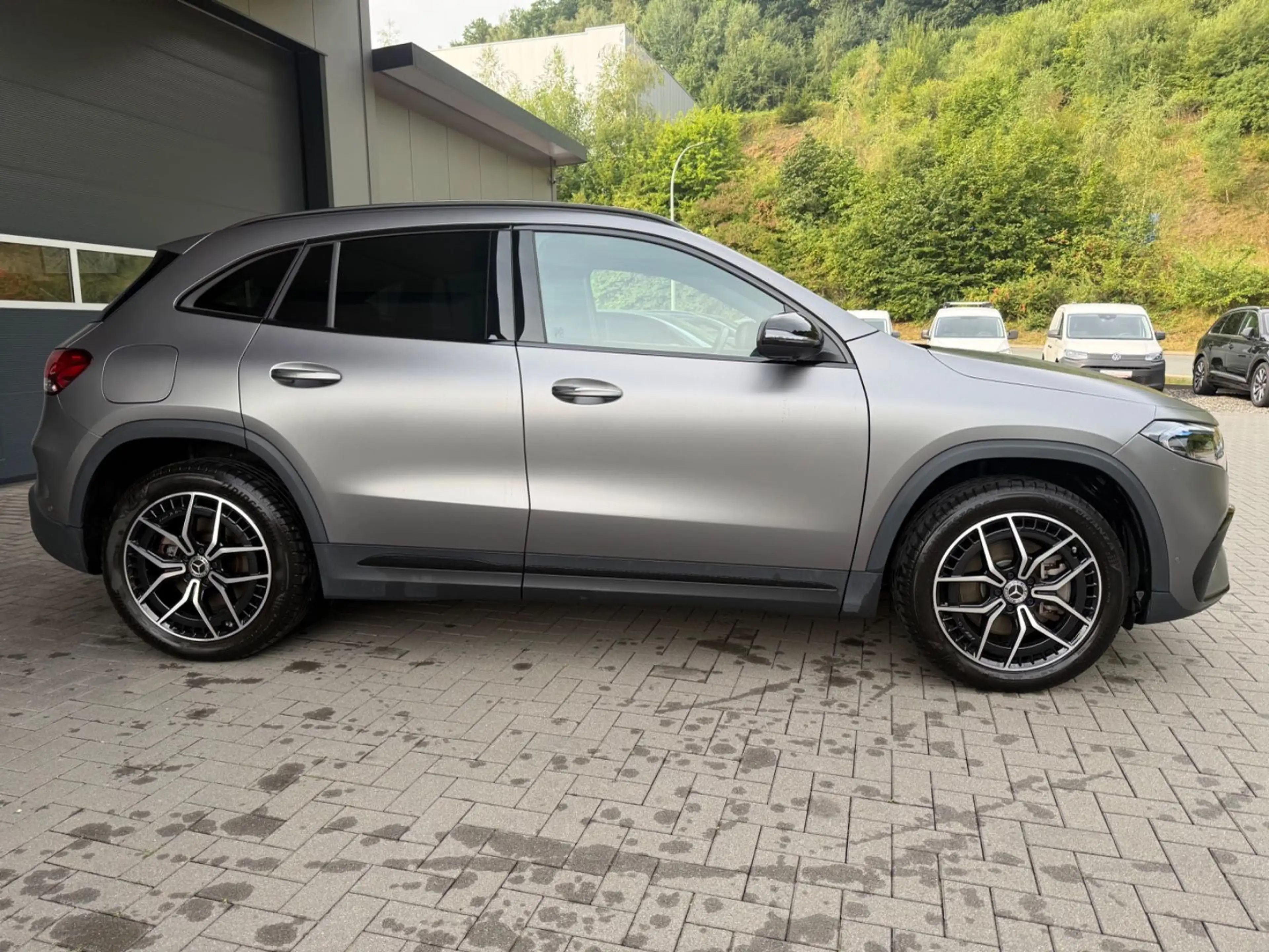 Mercedes-Benz EQA 300 4Matic AMG Line * Night Paket *App *AHK — photo 5