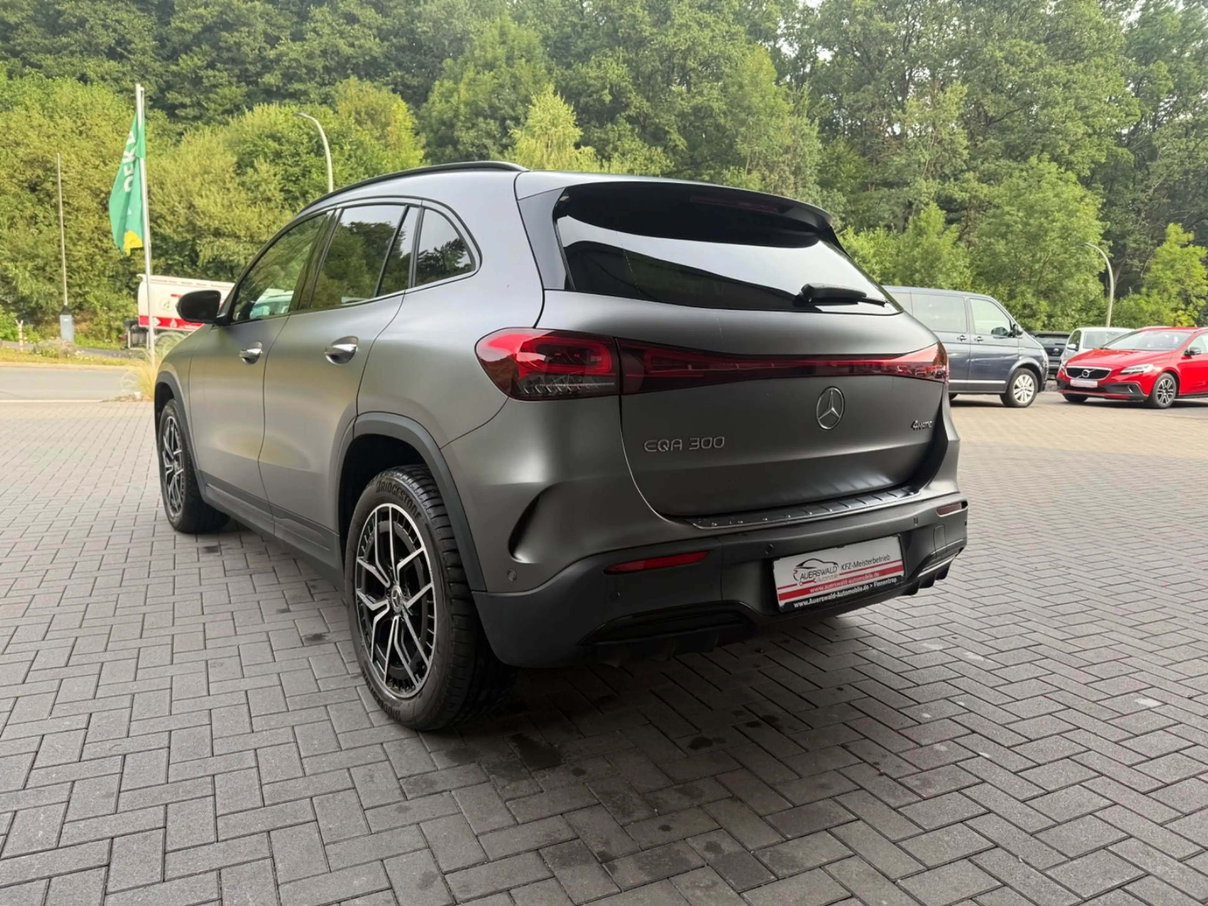 Mercedes-Benz EQA 300 4Matic AMG Line * Night Paket *App *AHK — photo 7